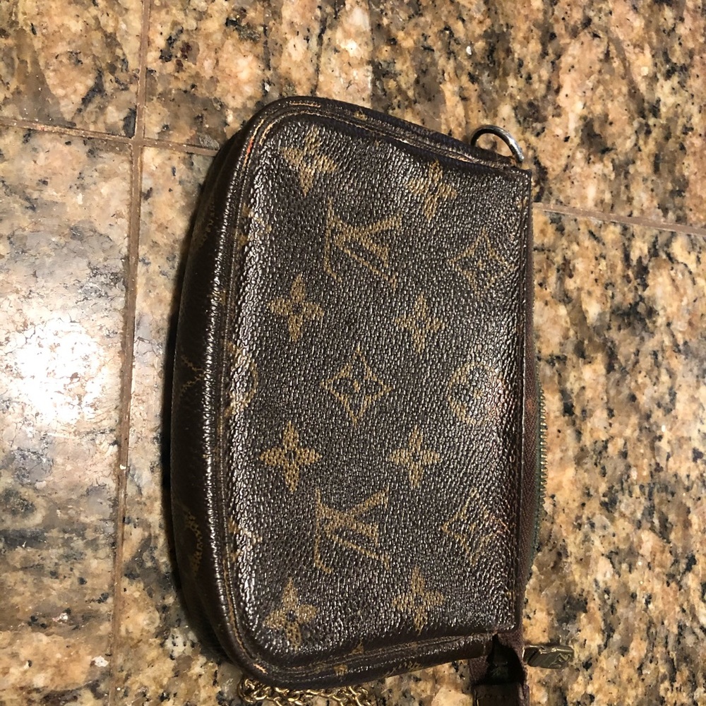 Louis Vuitton change purse